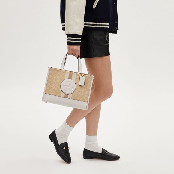 Dempsey Carryall Bag In Signature Jacquard With Stripe And Coach Patch - Picture 6 of 7